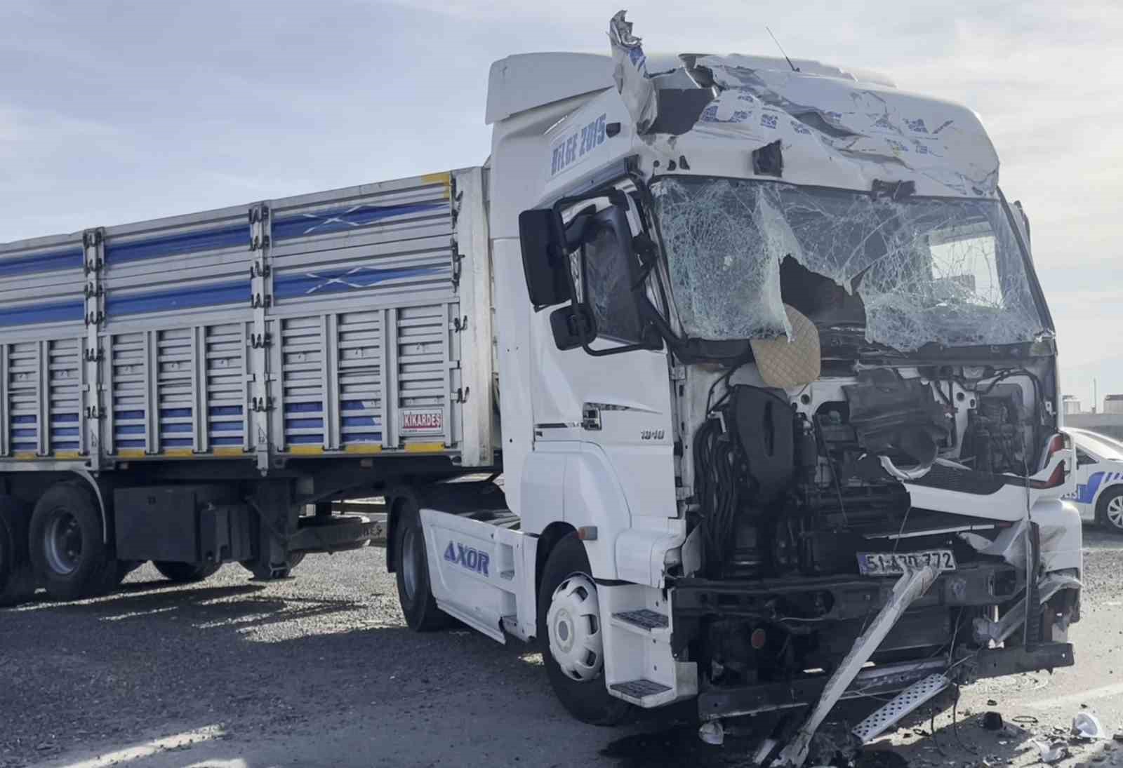 aksarayda iki tir carpisti 1 yarali 3 ja58rQVP