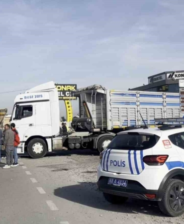 aksarayda-iki-tir-carpisti-1-yarali-459zccQj.jpg