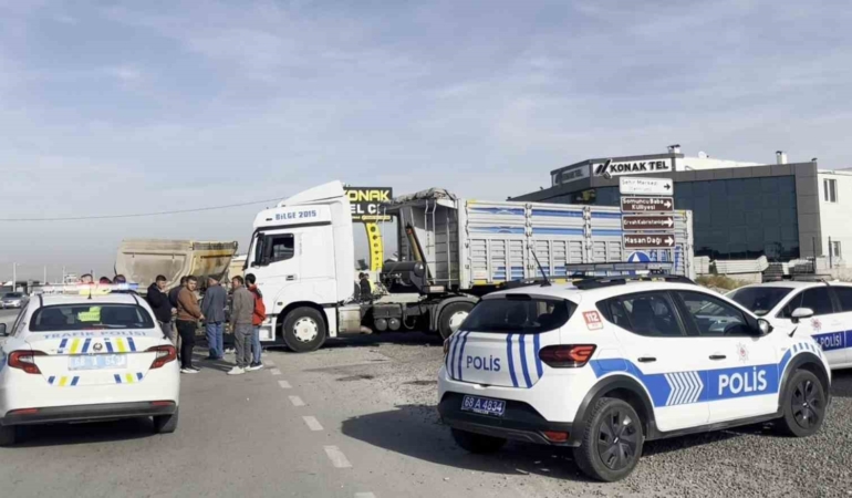 aksarayda-iki-tir-carpisti-1-yarali-459zccQj.jpg