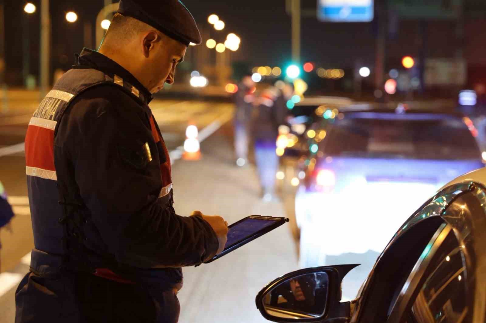 aksarayda jandarma ekipleri denetimlerini surduruyor 2 dRDLYLyn