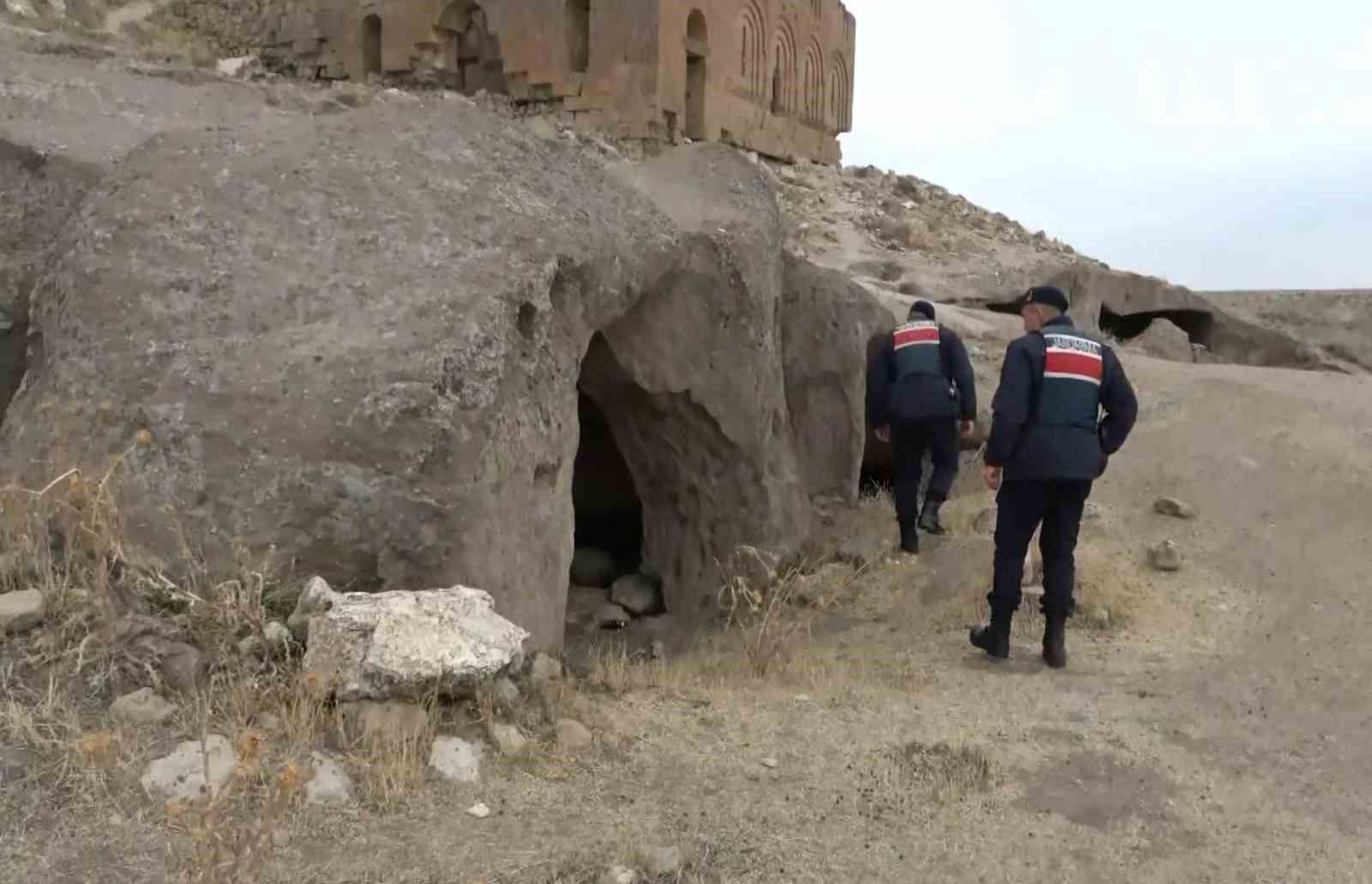 aksarayda jandarma ekipleri tarihi mekanlarda devriyede 3