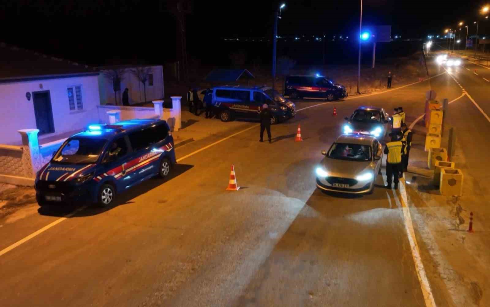 aksarayda jandarma ekipleri uygulamalarini surduruyor 3 iLKBUVXM