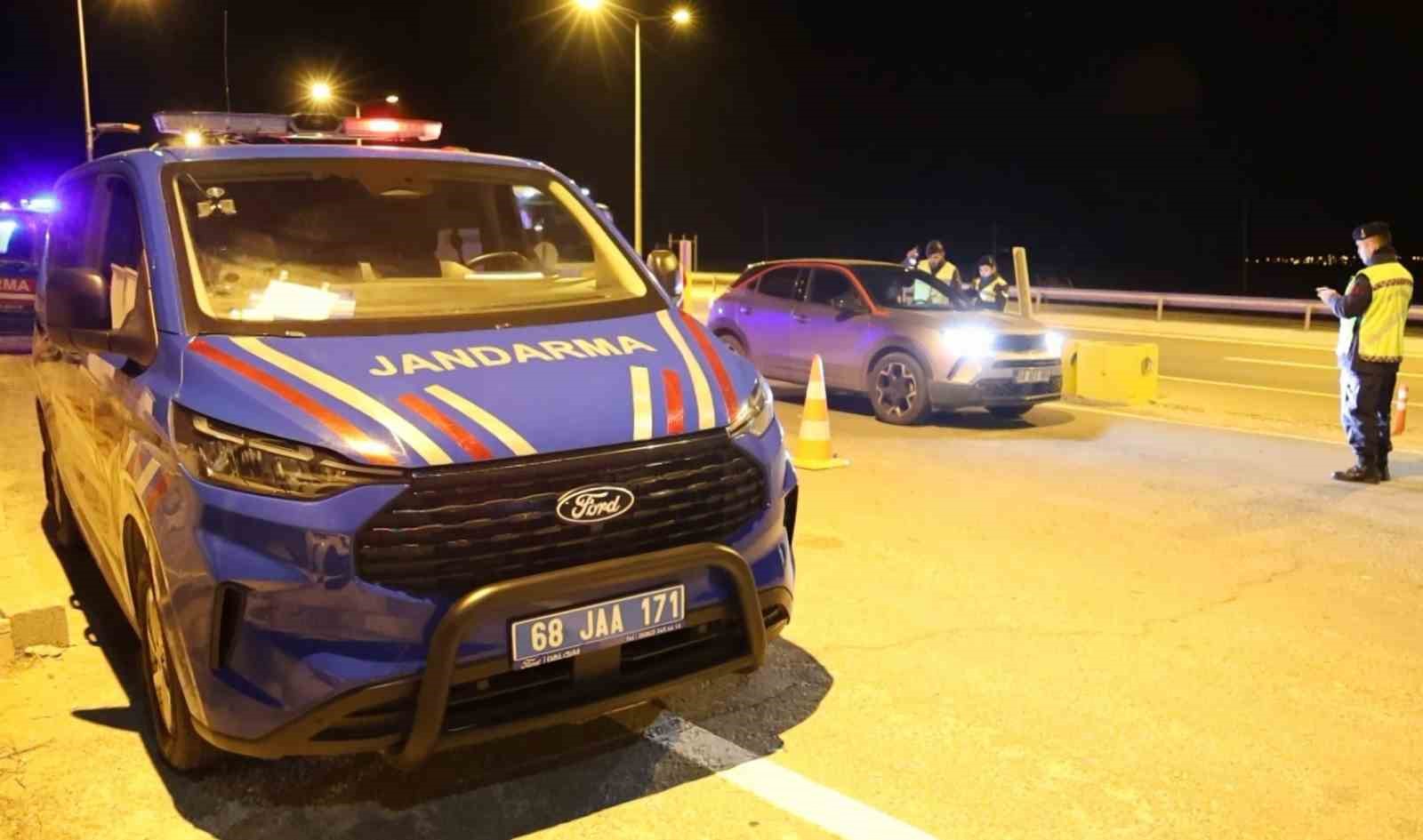 aksarayda jandarma ekipleri uygulamalarini surduruyor 6 SzYQaTS7