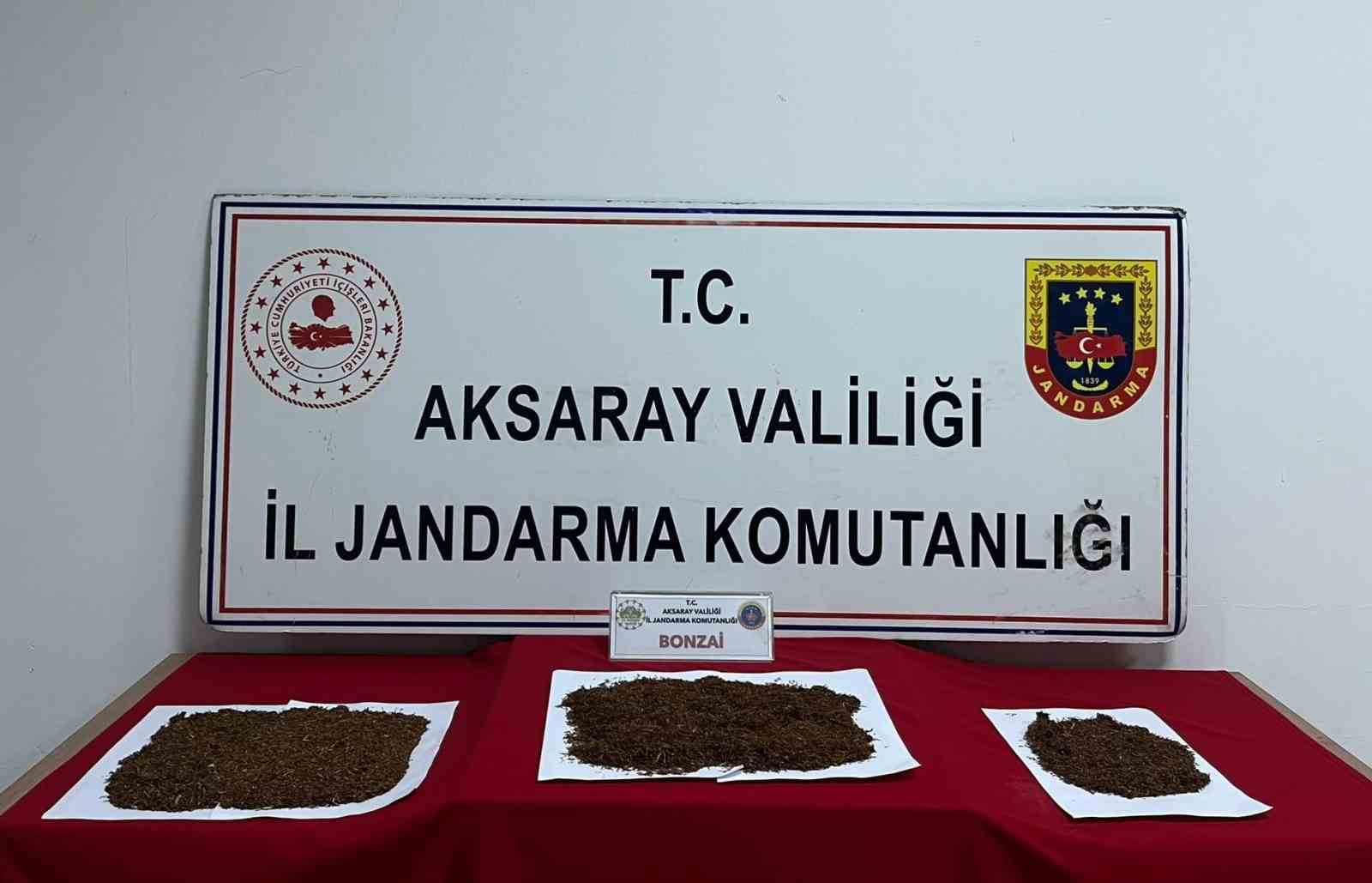 aksarayda jandarmadan 6 adrese es zamanli uyusturucu baskini 5 tutuklama 1 2vIl2qUv
