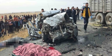 aksarayda-kamyon-ile-otomobil-carpisti-3-kardes-oldu-kQl5mLad.jpg