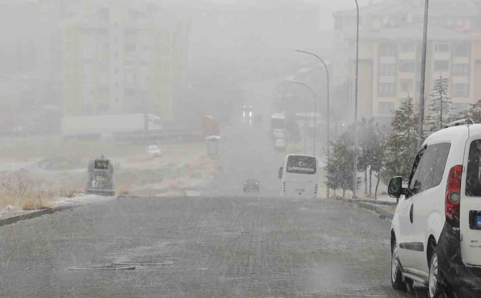 Aksaray’da kar yağışı etkili oluyor 6 aksarayda kar yagisi etkili oluyor 2 1bI97AR4