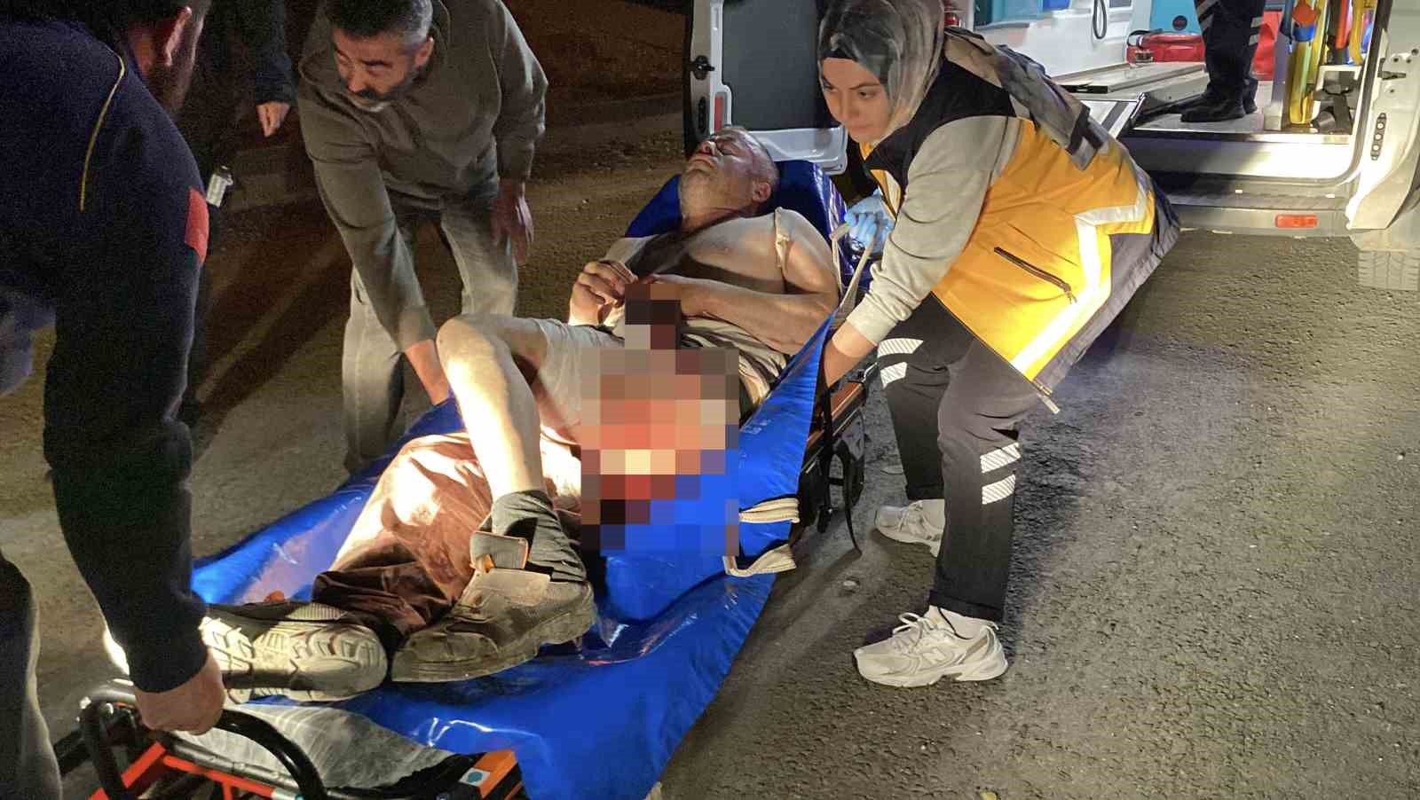 Aksaray’da Kılıçaslan Parkı’nda 8 yerinden bıçaklanan adam ağır yaralandı 4 aksarayda kilicaslan parkinda 8 yerinden bicaklanan adam agir yaralandi 0 wJUITgOM