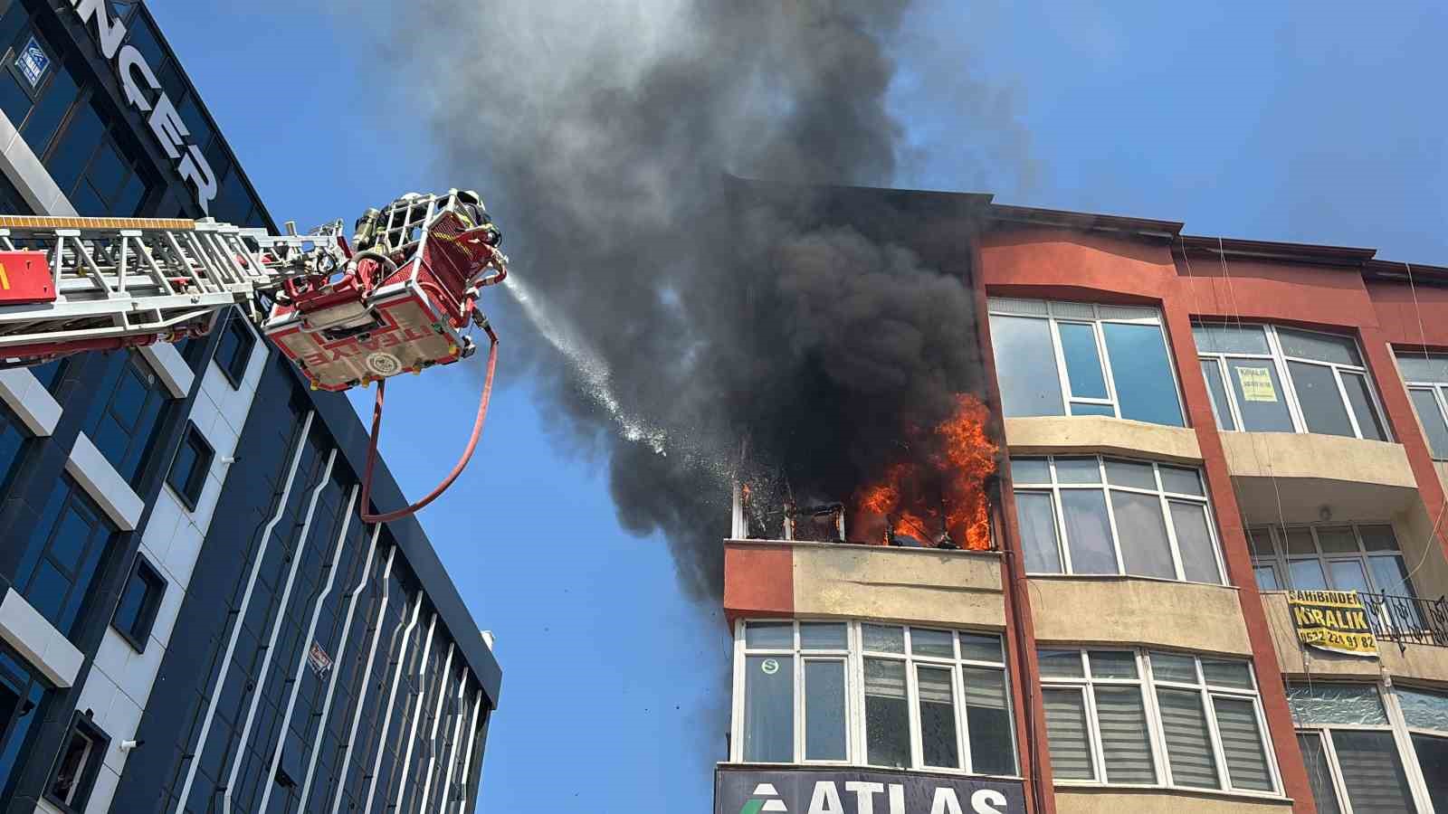 aksarayda korkutan yangin daire alev alev yandi 1 DmcnUnXQ