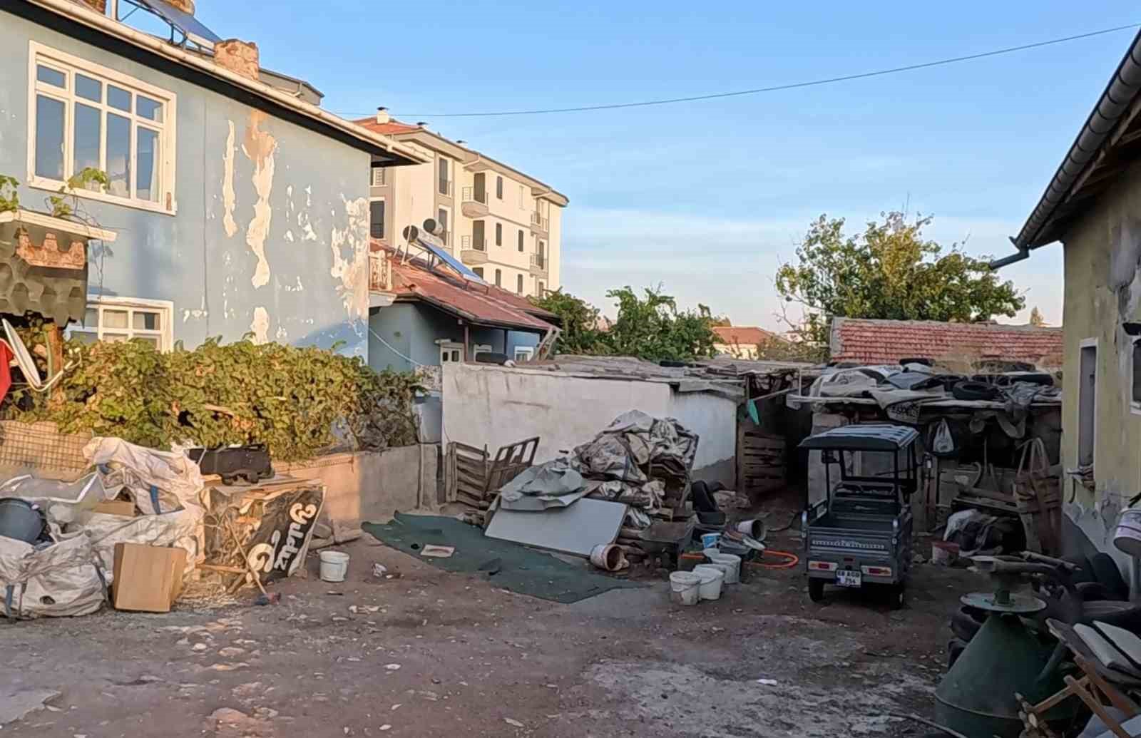 aksarayda mahallenin ortasindaki ahira tepki 5 98zTrOmk