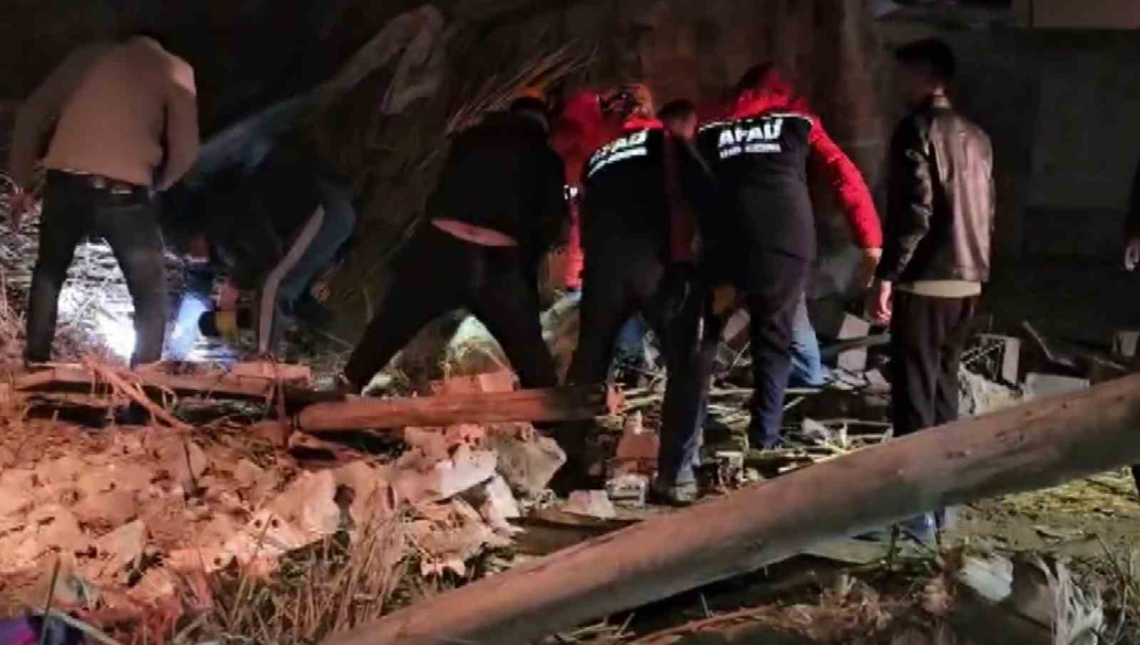 aksarayda mandira coktu cok sayida hayvan telef oldu 1 CStMcQMG
