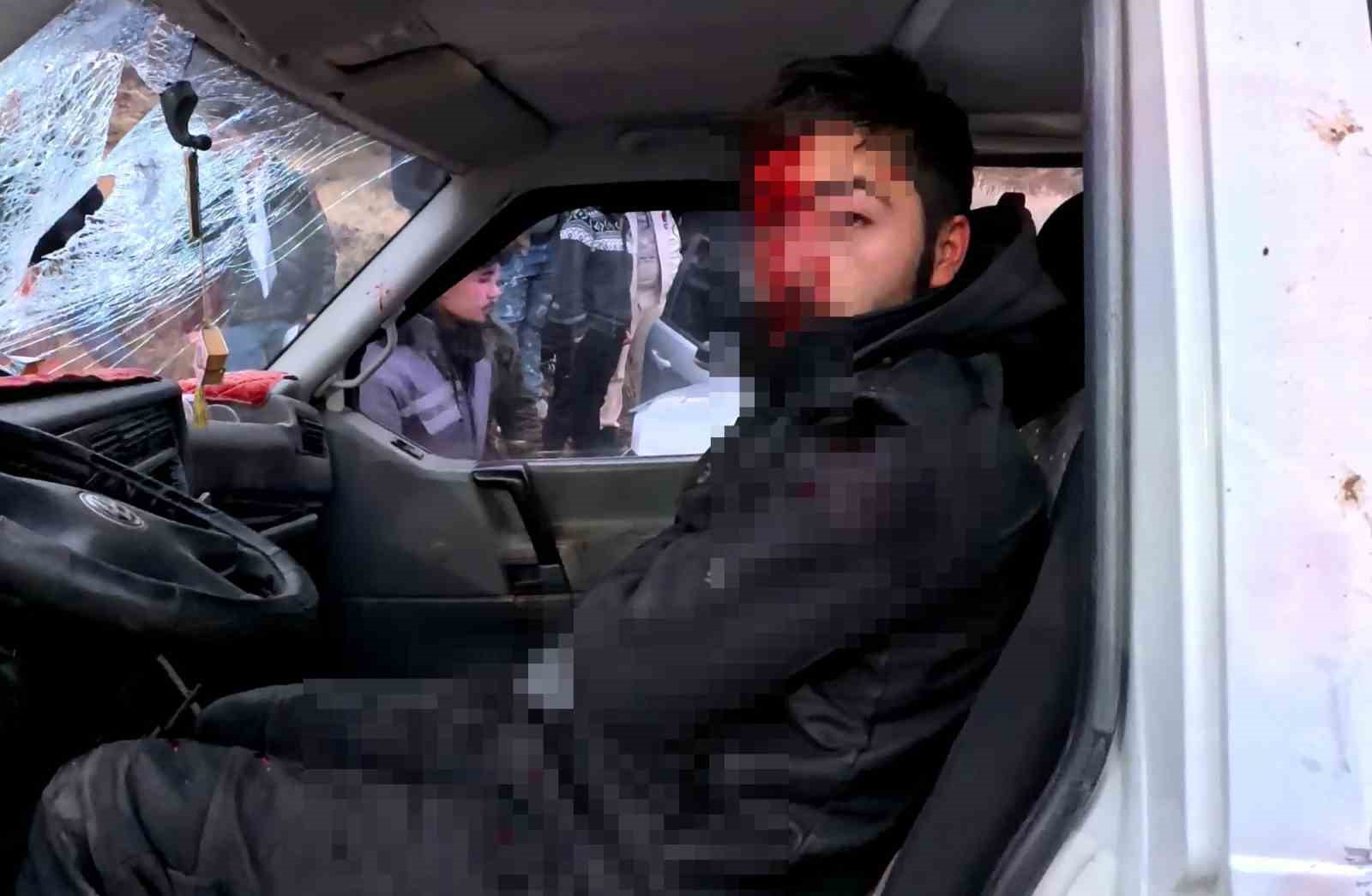 aksarayda minibus ile otomobil kafa kafaya carpisti 6 yarali 2 guWHs8Xc