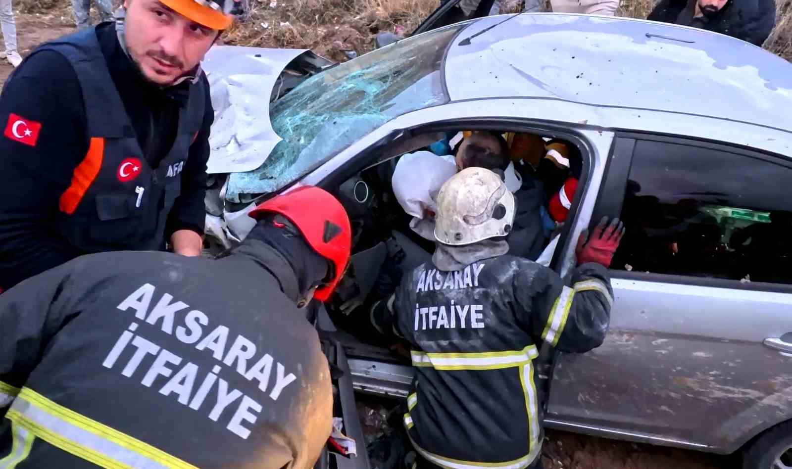 aksarayda minibus ile otomobil kafa kafaya carpisti 6 yarali 7 XrkErYfe