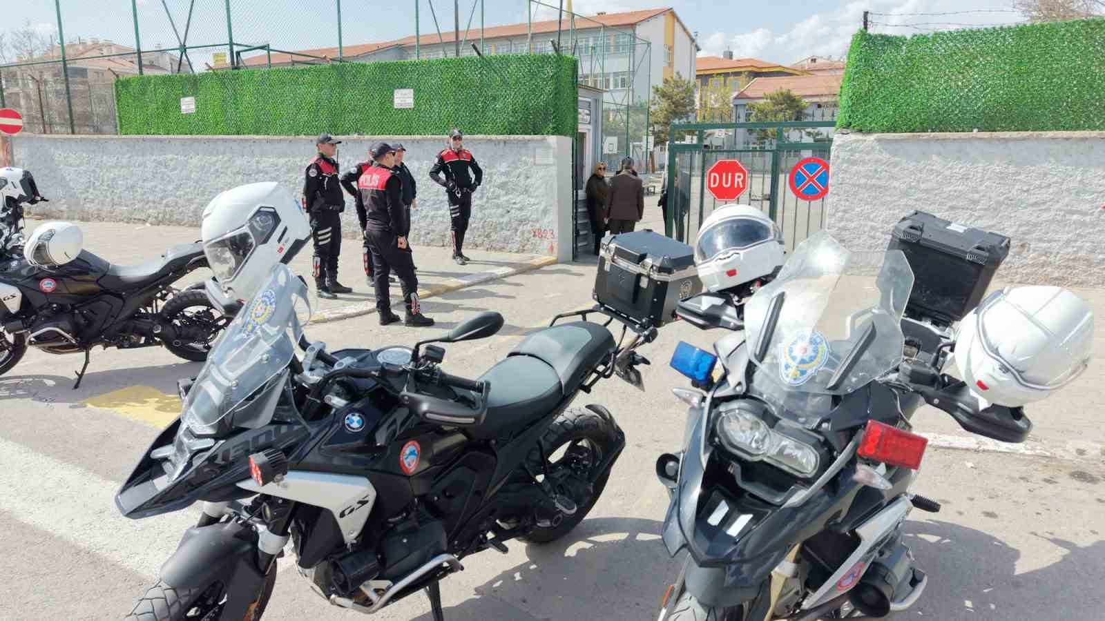 aksarayda okullar polisin gozetiminde 0 VHt6vbhd