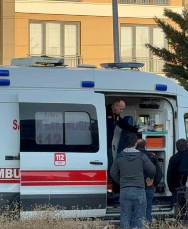 aksarayda-otomobil-ile-tir-carpisti-1-yarali-ZCjEWHSz.jpg