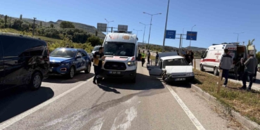 aksarayda-otomobil-minibuse-carpti-8-yarali-aMr5dSs5.jpg