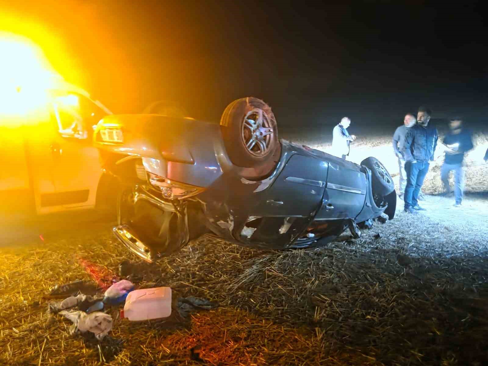Aksaray’da otomobil takla attı: 2 yaralı 7 aksarayda otomobil takla atti 2 yarali 3 3lRnQ4Oh