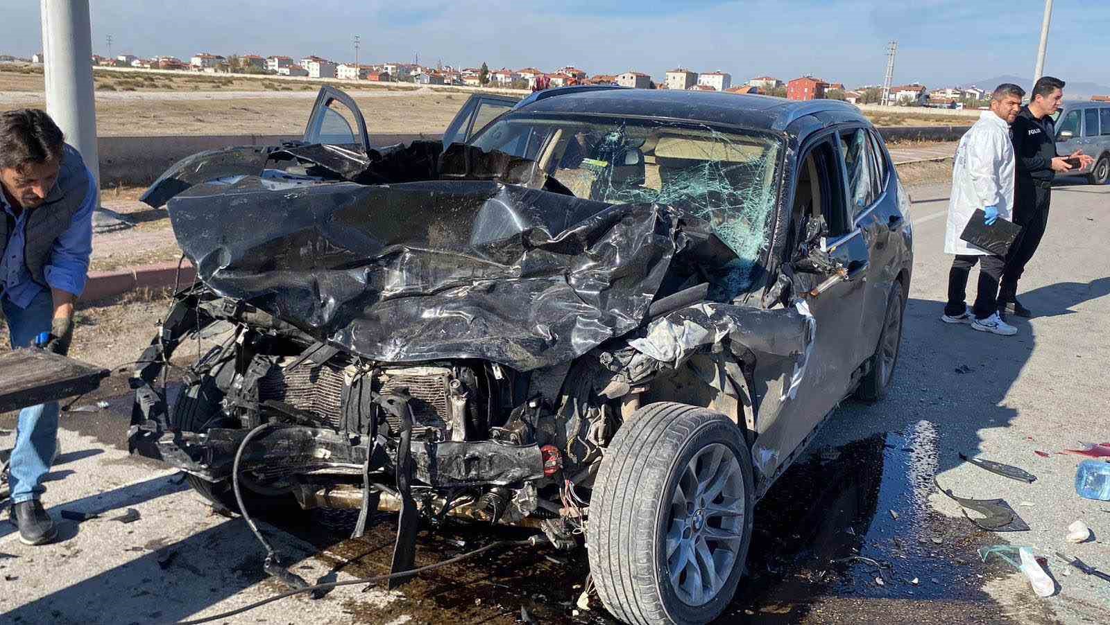 aksarayda otomobiller kafa kafaya carpisti 2 agir yarali 3
