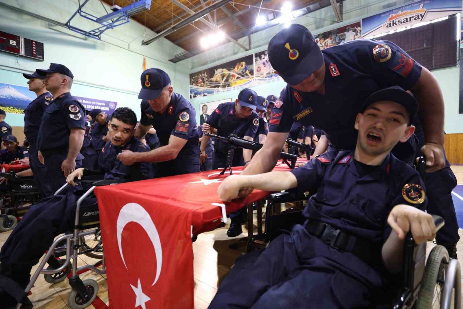 aksarayda ozel genclerin bir gunluk askerlik heyecani 0 jqJGVSCX