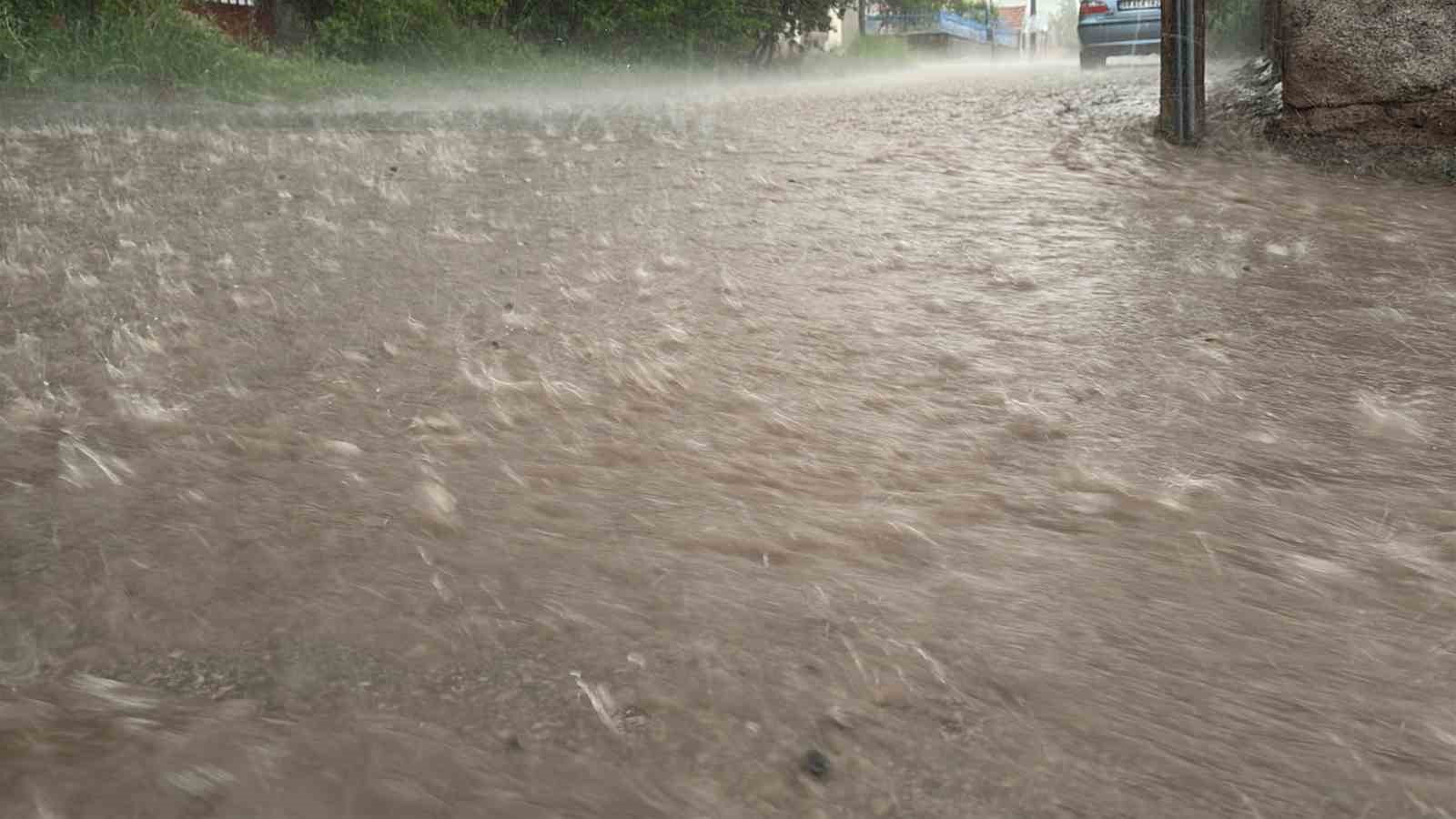 aksarayda saganak sonrasi yollar gole dondu 8 dmWvH6Cc