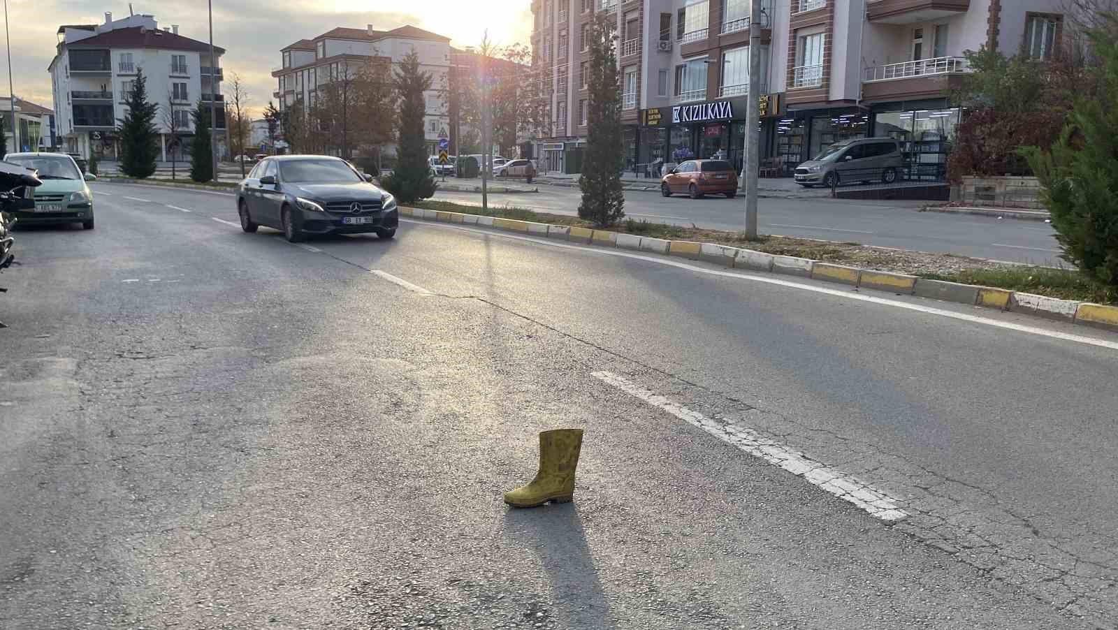 aksarayda sari cizmeli yol guvenligi 4 RLtANSia