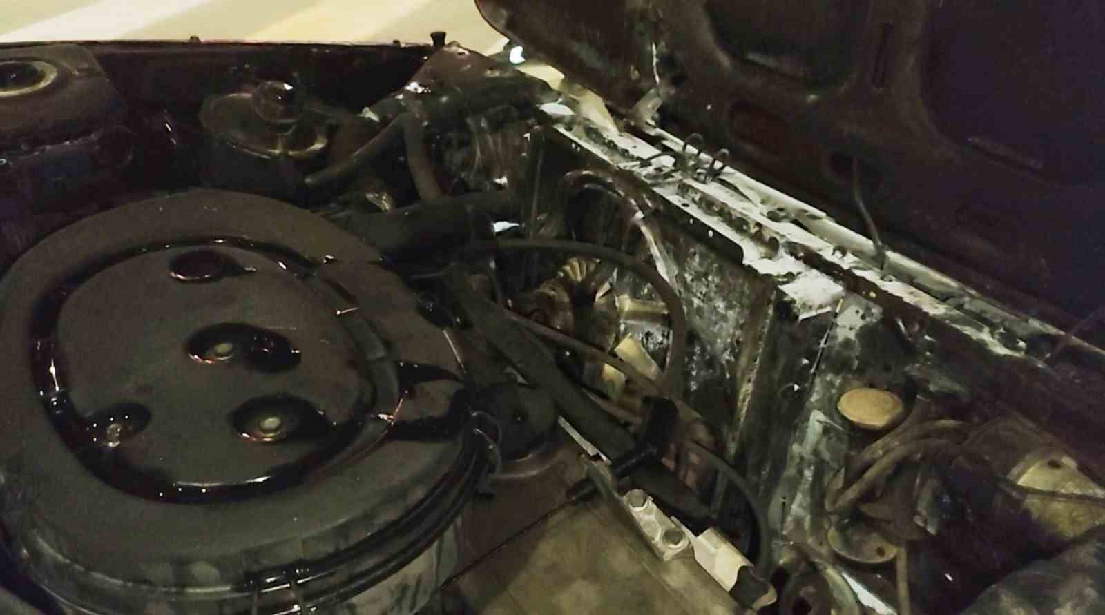 aksarayda seyir halindeyken yanan otomobili esnaf sondurdu 2 n2ZOX412