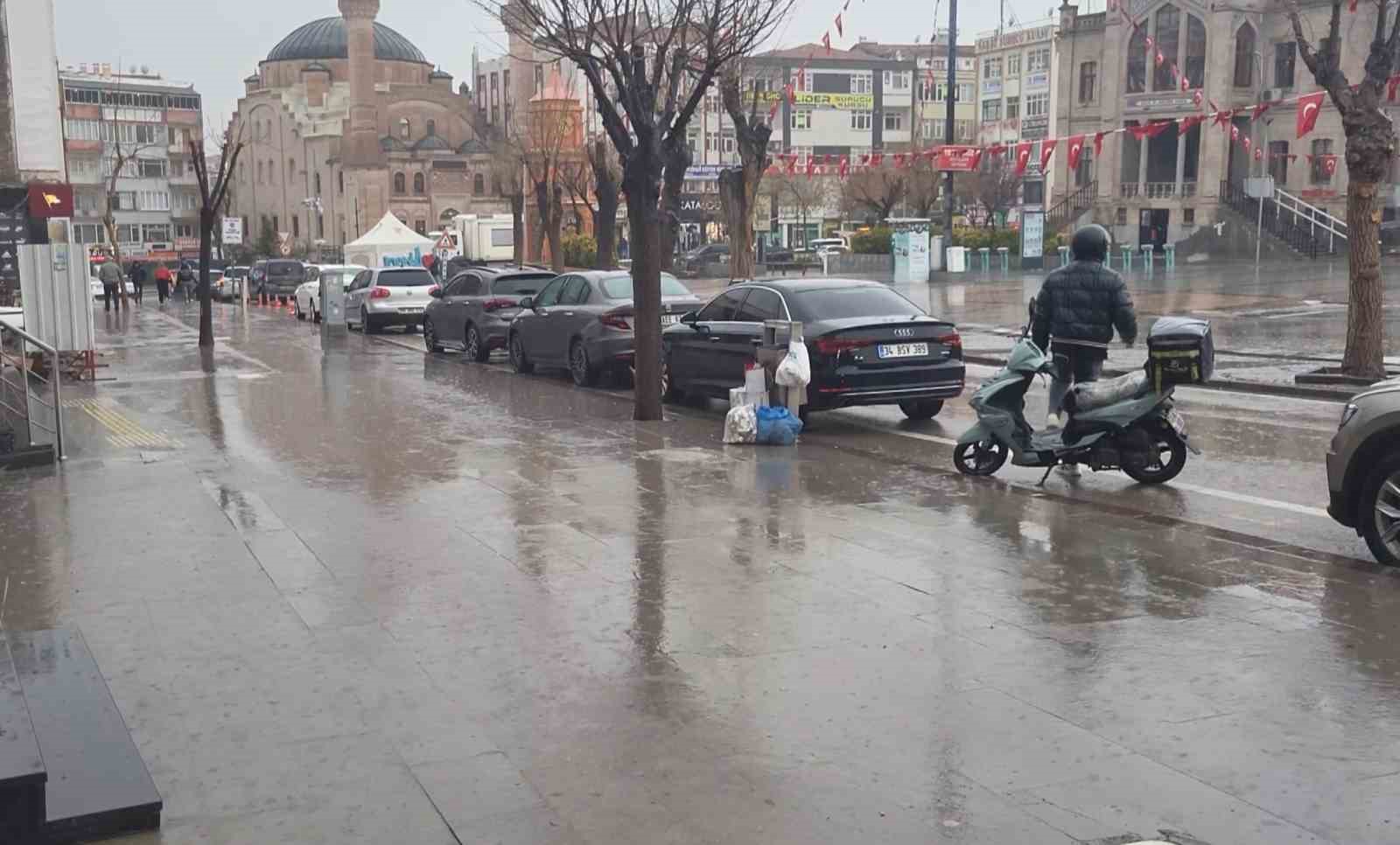 aksarayda siddetli saganak etkili oldu 2 B3D9nbVk