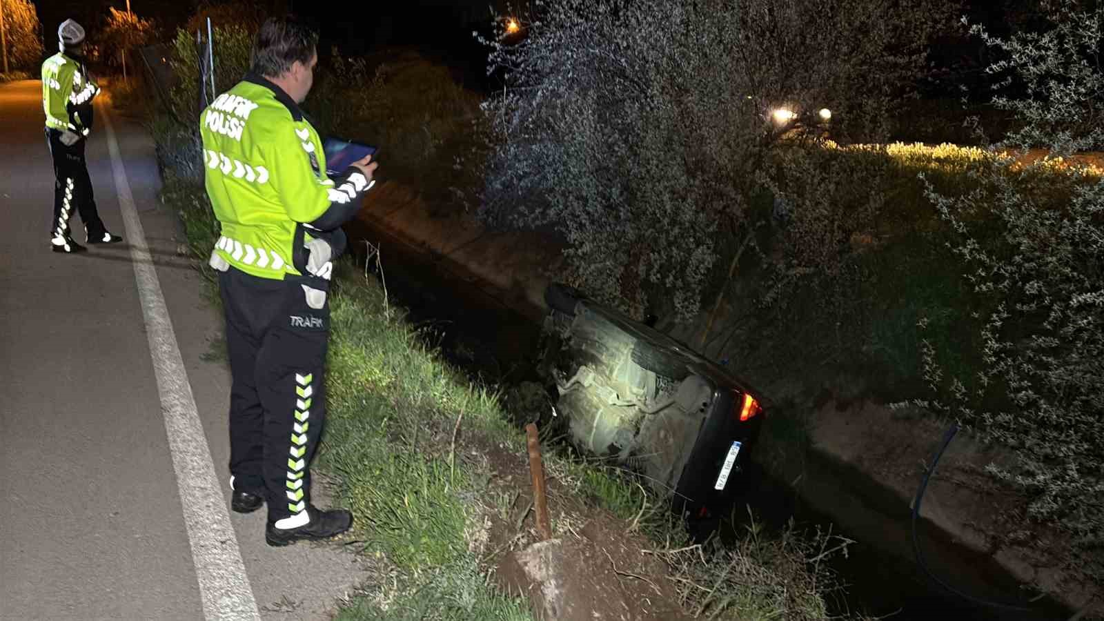 aksarayda sulama kanalina dusen arac ekipleri alarma gecirdi 4 6ndzy19v