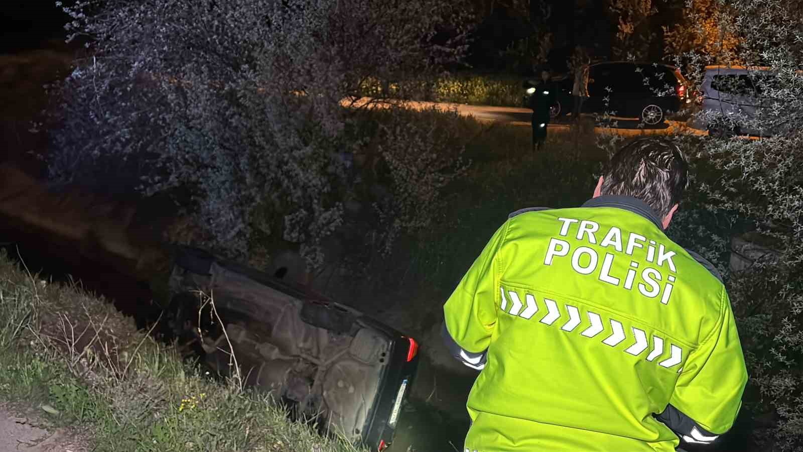 aksarayda sulama kanalina dusen arac ekipleri alarma gecirdi 6