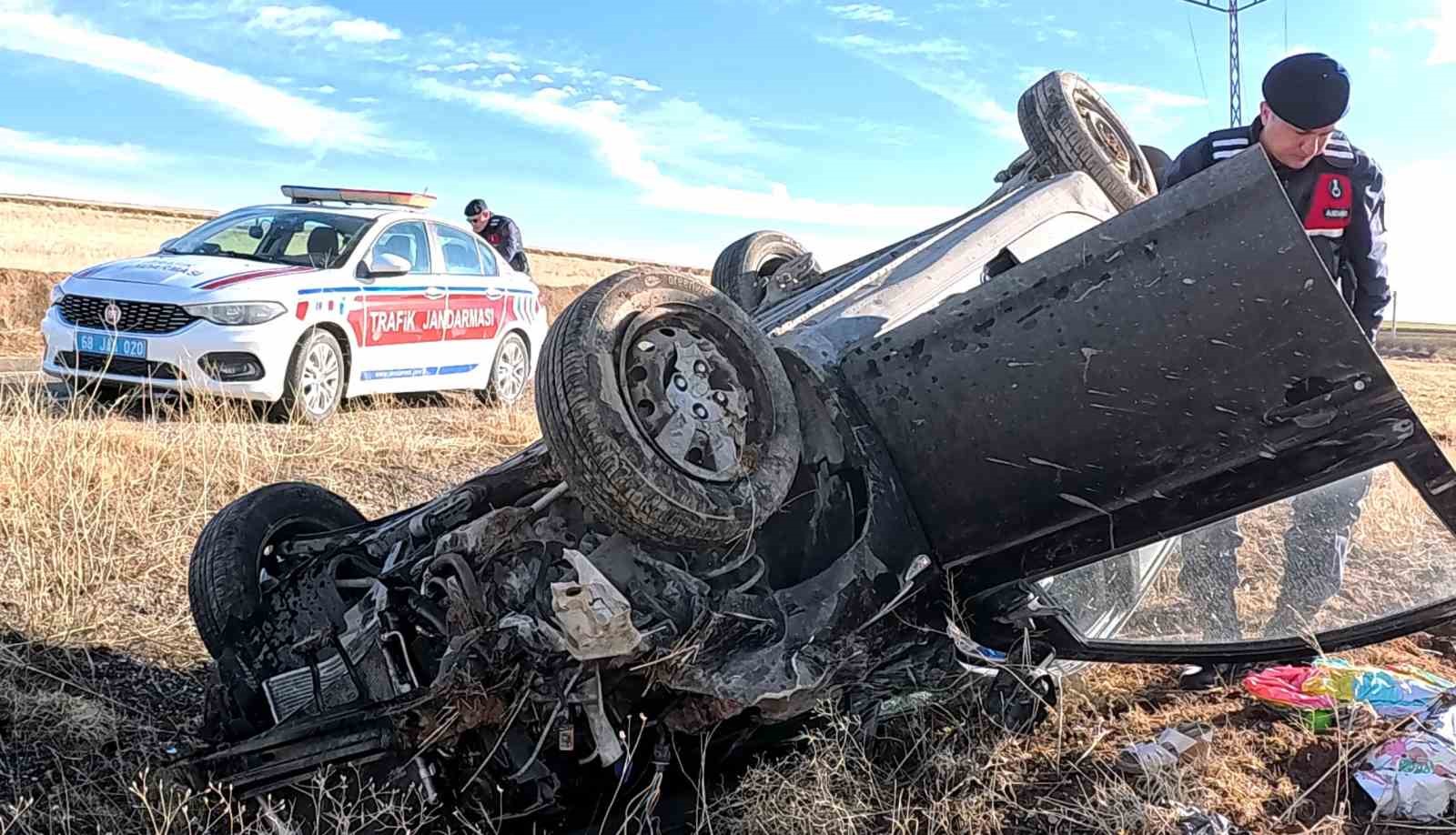 aksarayda takla atan otomobilin surucusu yaralandi 0 Ur5Nl8uq