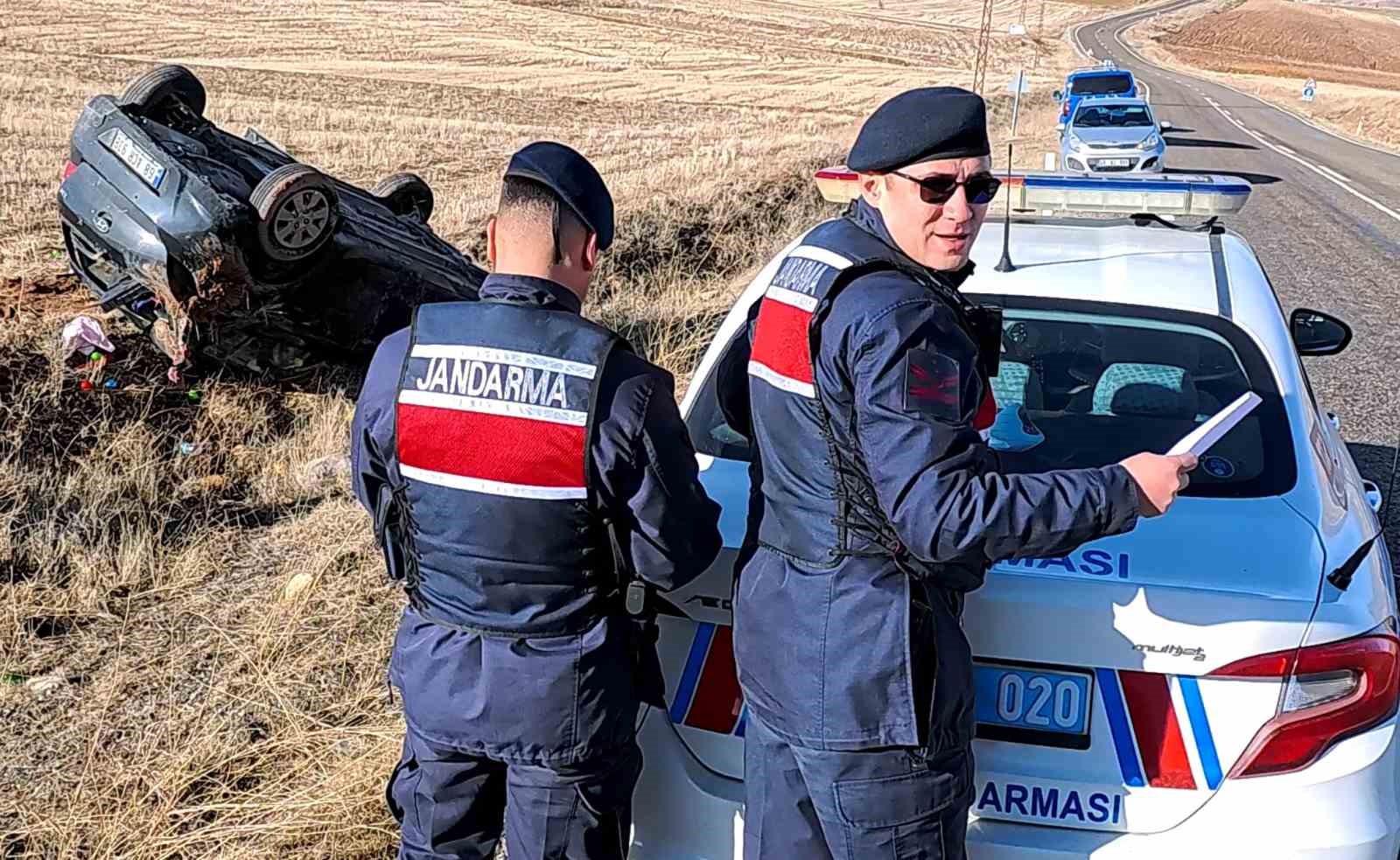aksarayda takla atan otomobilin surucusu yaralandi 3 WGZQBNh3