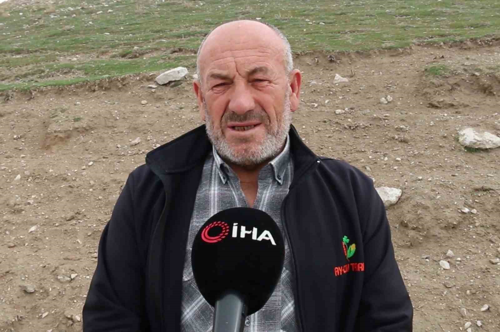 aksarayda tarihi hoyukte kacak kazi koyluleri tedirgin ediyor 4