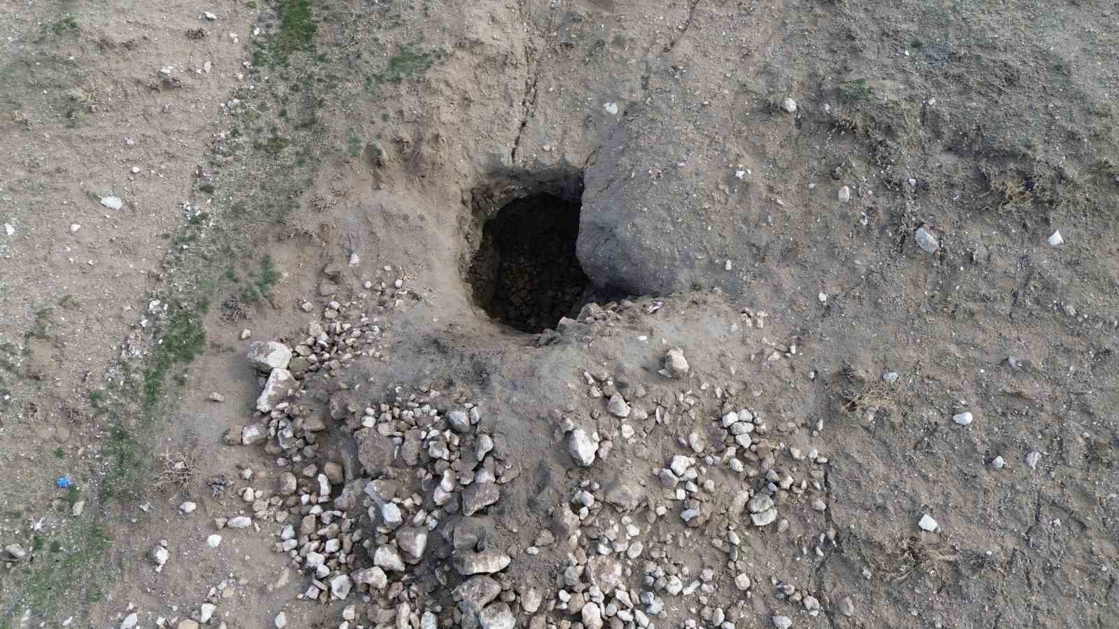 aksarayda tarihi hoyukte kacak kazi koyluleri tedirgin ediyor 6 ZRfjcnrQ