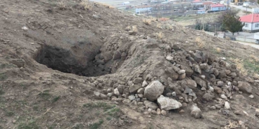 aksarayda-tarihi-hoyukte-kacak-kazi-koyluleri-tedirgin-ediyor-X4c7L4df.jpg