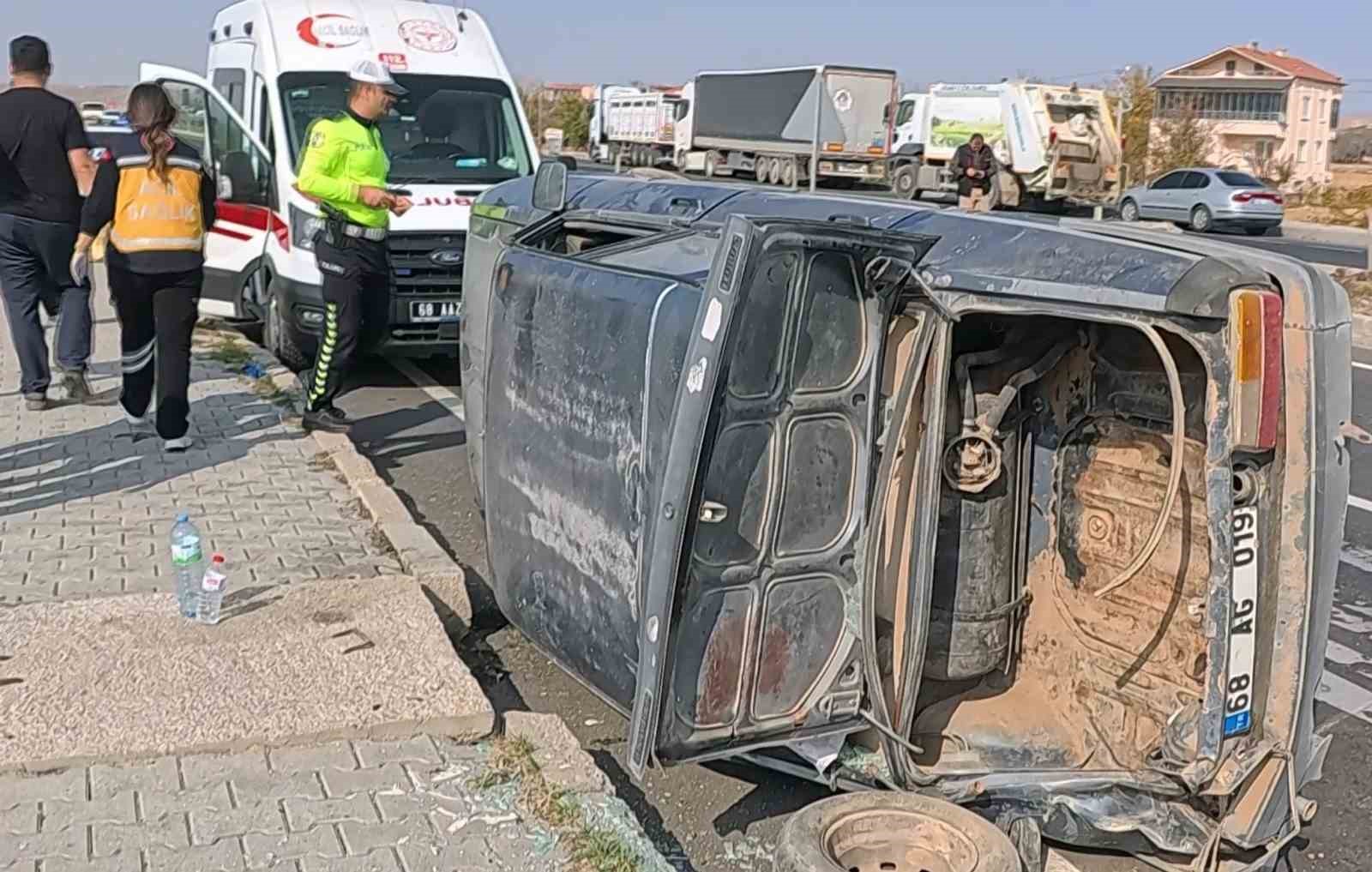aksarayda tir ile otomobil carpisti 3 yarali 0 f5qAh5Ap