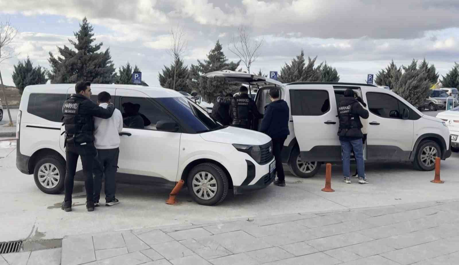 aksarayda uyusturucu operasyonu 8 gozalti 2 RHT1LvDd