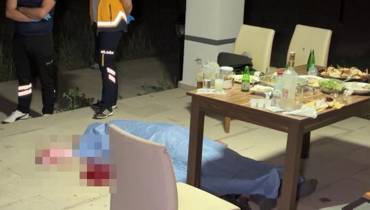 Aksaray’da villa bahçesindeki içki masasında cinayet: 1 ölü 4 aksarayda villa bahcesindeki icki masasinda cinayet 1 olu 0 Od3tg892
