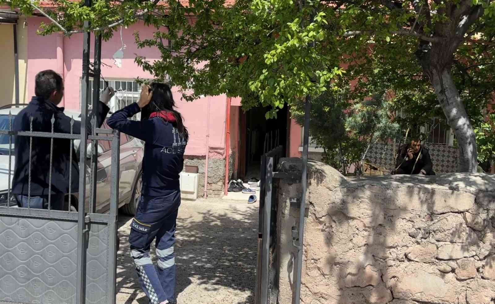 Aksaray’da yaşlı adam karısını evde ölü buldu 4 aksarayda yasli adam karisini evde olu buldu 0 jrjYCAyG