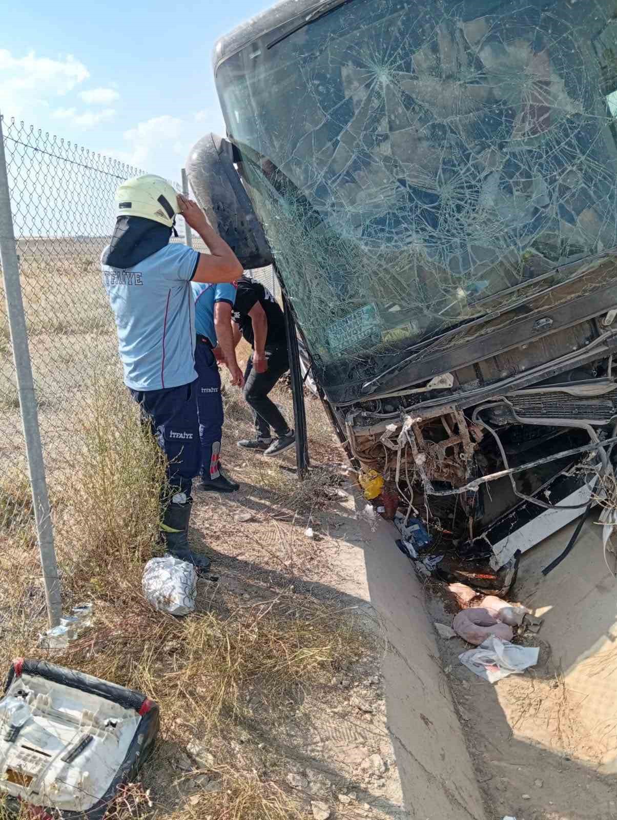 Aksaray’da yolcu otobüsü şarampole devrildi: 44 yaralı 13 aksarayda yolcu otobusu sarampole devrildi 44 yarali 9 vYj43aLP