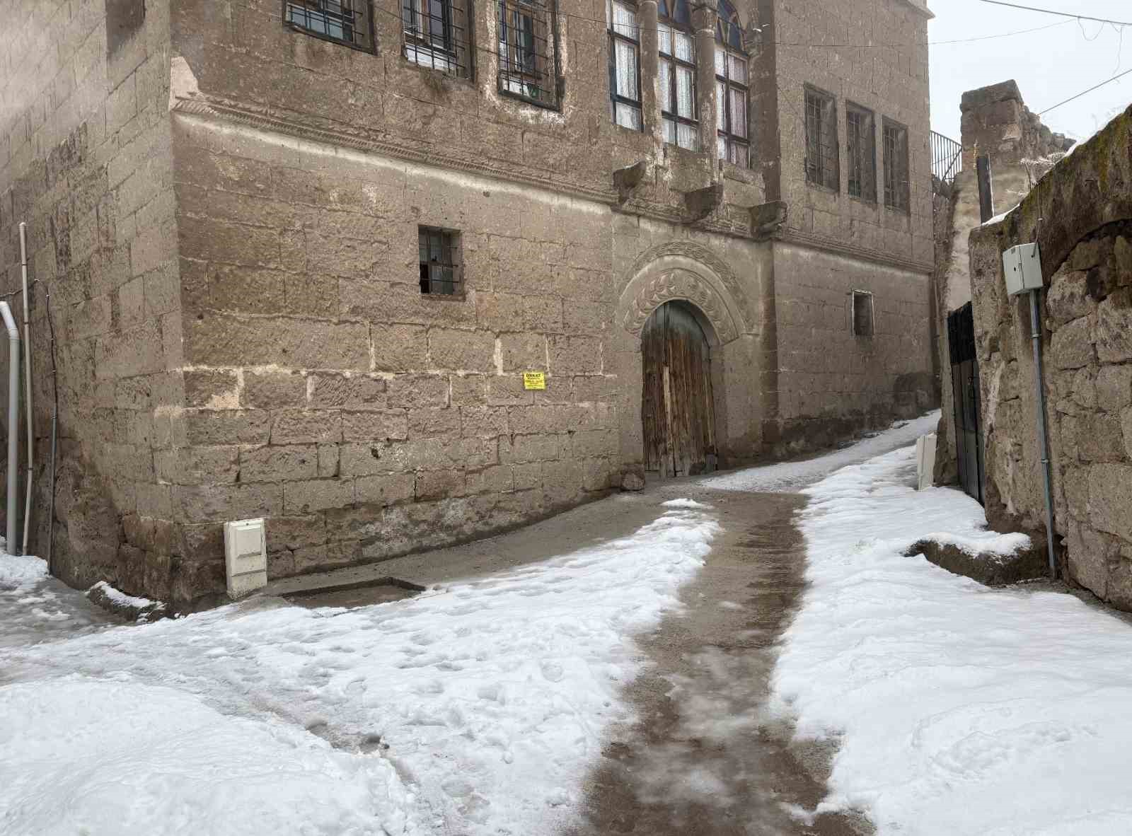 aksarayin guzelyurt ilcesinde kar yagisi etkili oldu 3 CeSOkjWG