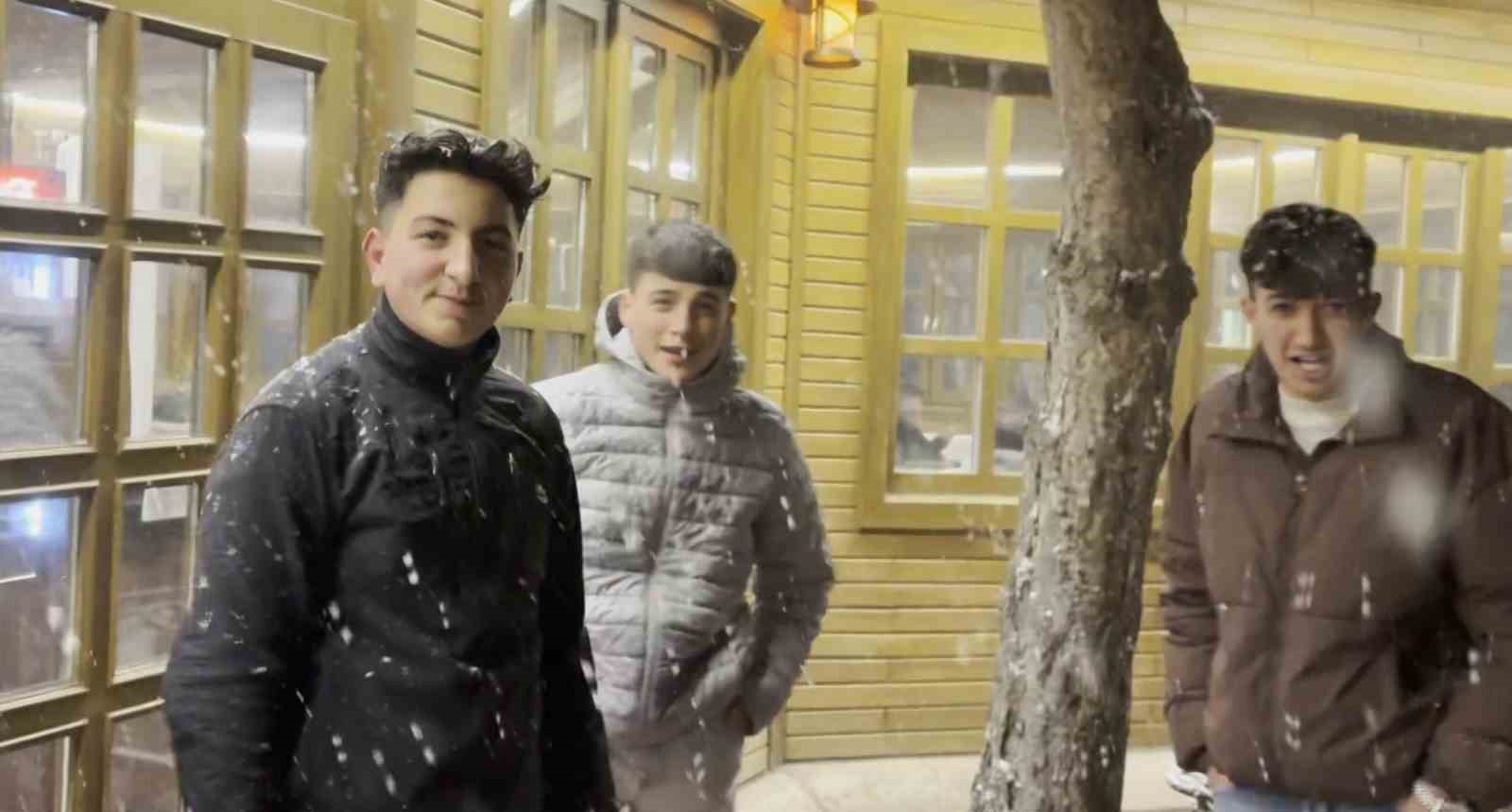 aksarayin guzelyurt ilcesinde kar yagisi etkili oluyor 2