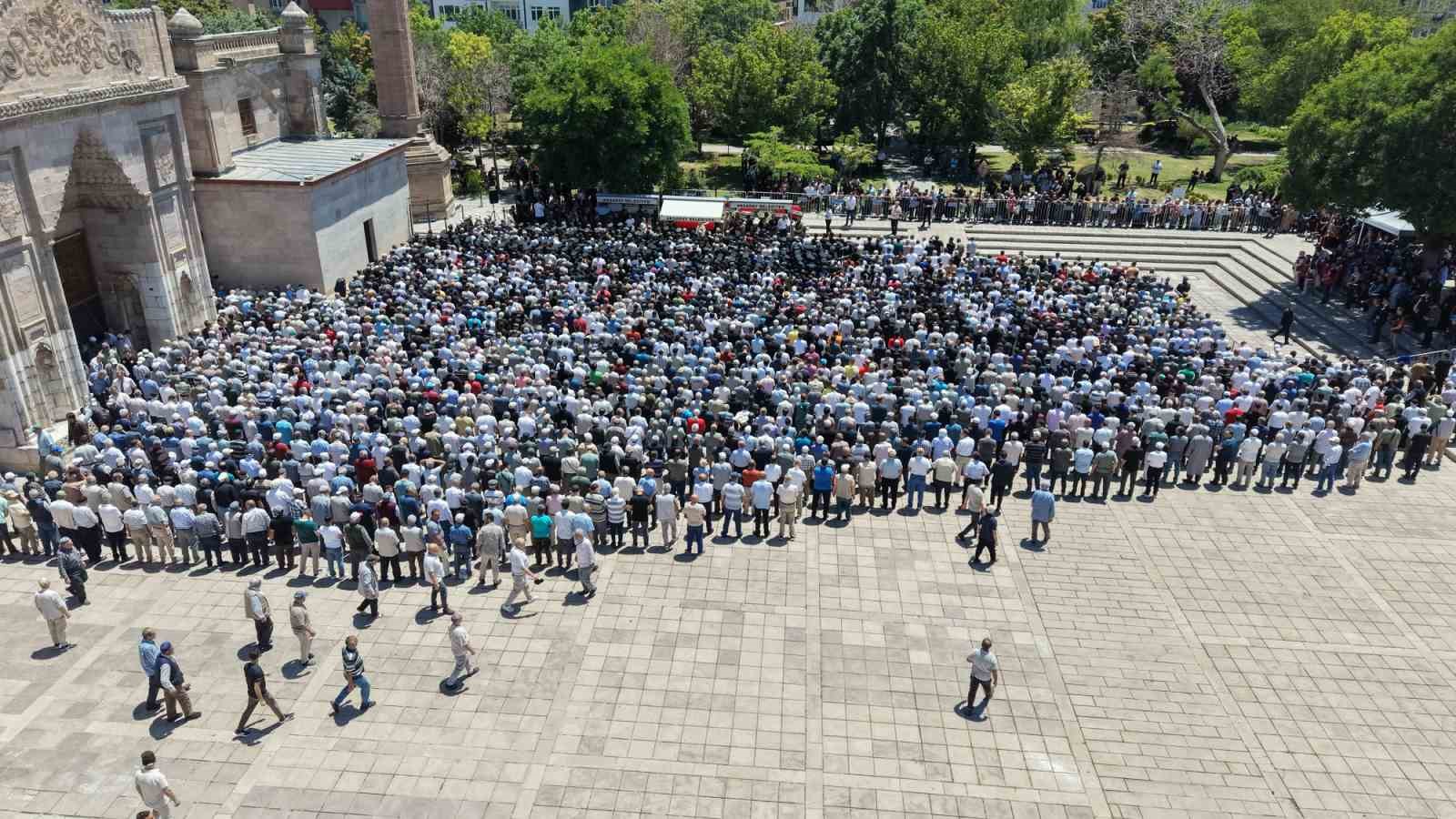 Aksaraylı şehit törenle son yolculuğuna uğurlandı 6 aksarayli sehit torenle son yolculuguna ugurlandi 2 jdpNh8aP