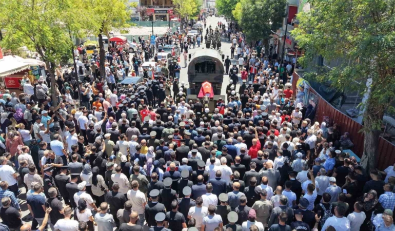 aksarayli-sehit-torenle-son-yolculuguna-ugurlandi-PLN2O4BL.jpg