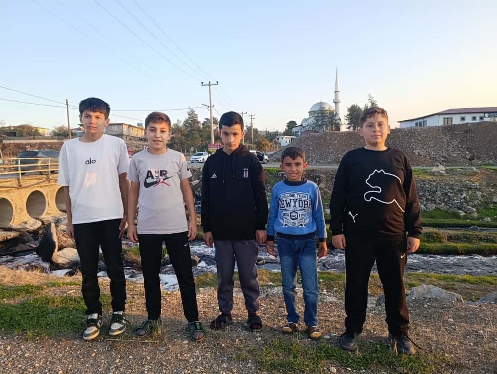 Aksu Çayı’nda kirlilik: Fabrika atıkları çevreye zarar veriyor, atık sular Sır Barajı’na ulaşıyor 10 aksu cayinda kirlilik fabrika atiklari cevreye zarar veriyor atik sular sir barajina ulasiyor 6 RCsHuHr3