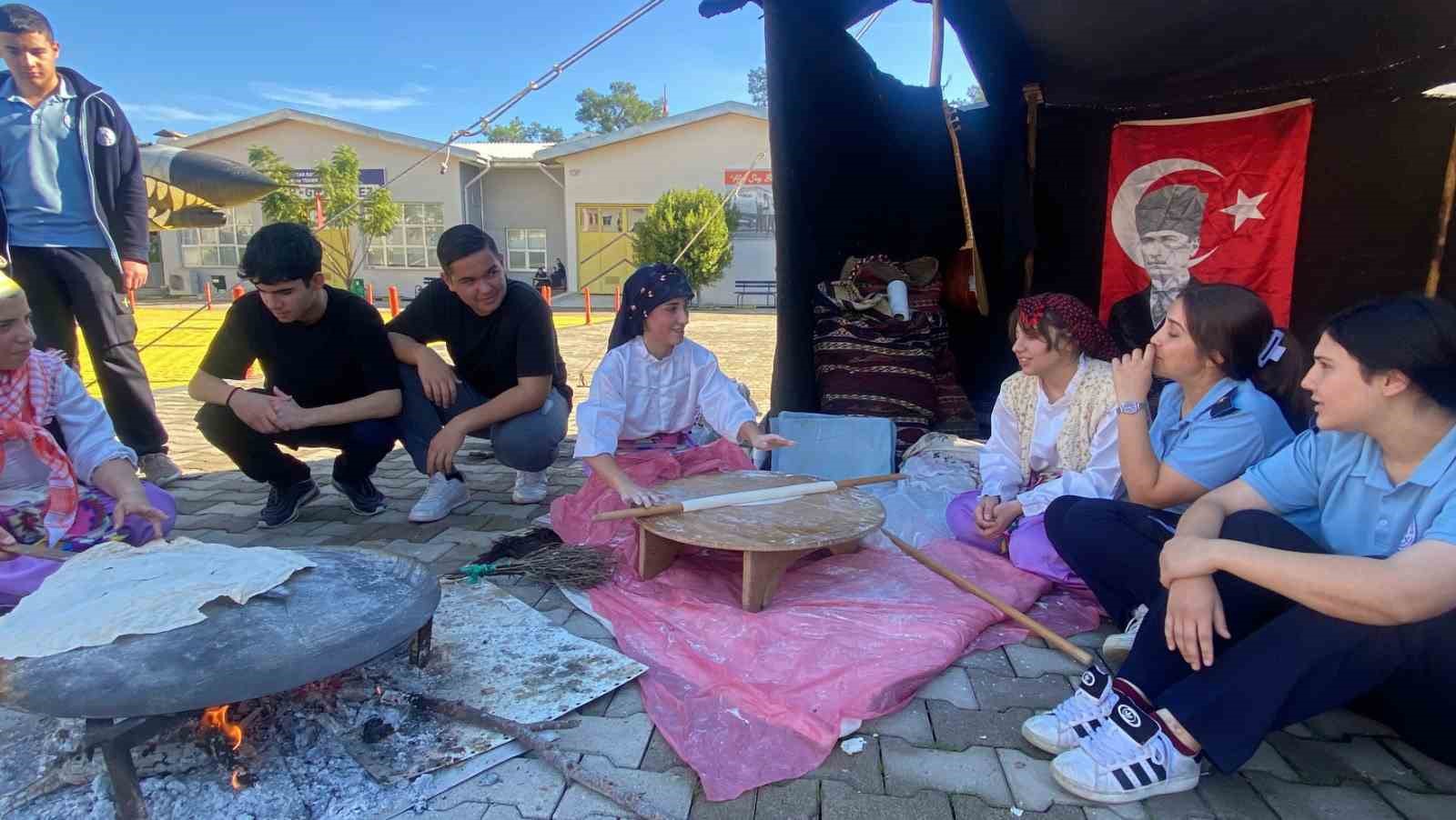 aksuda ders zili yoruk cadirinda caldi 0 enZLdf8b
