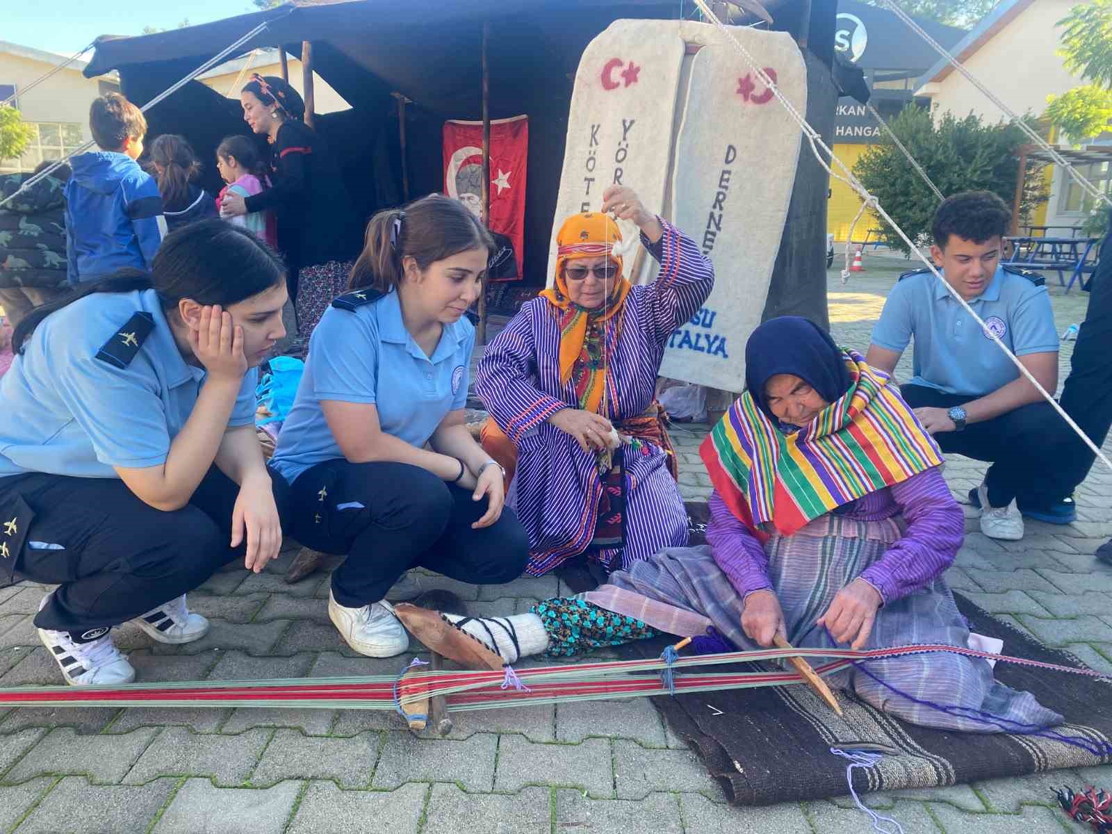 aksuda ders zili yoruk cadirinda caldi 3 93St2mZO