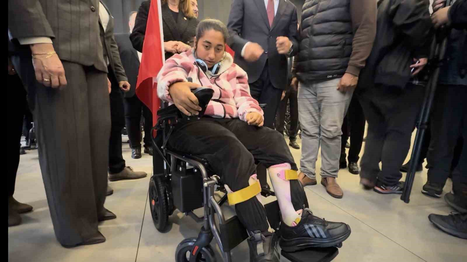 akulu sandalyeye kavusan vatandaslar sevincten agladi 3 DZBfGYuY
