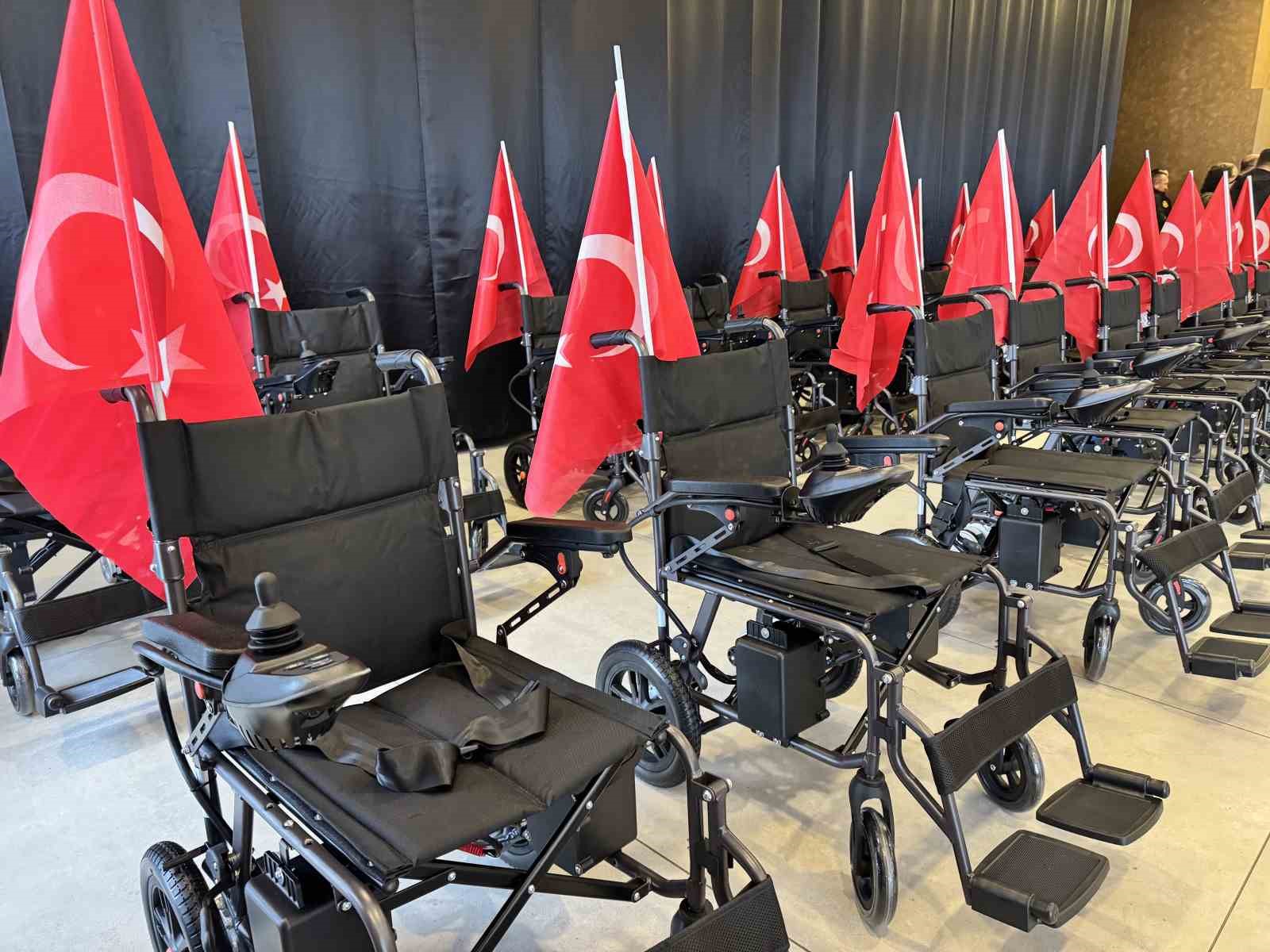 akulu sandalyeye kavusan vatandaslar sevincten agladi 4 DbVOlSDQ