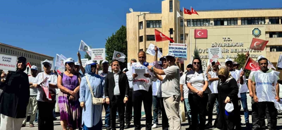 akuzum-isten-cikarilan-isciler-ile-bir-araya-geldi-Z7Ya8VsN.jpg