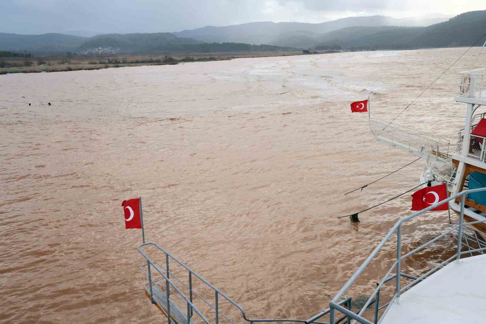 akyakada denizin rengi kahverengiye dondu 5 1trVBjJm