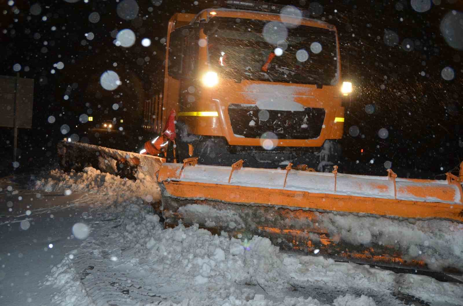 alacabelde yagmur kara dondu kar kalinligi 5 santime ulasti 0 epJDsnhk